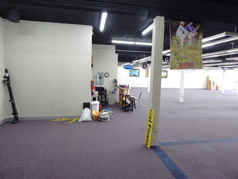 More Photos Of 635 SE Stephens St, Roseburg Freestanding For Lease