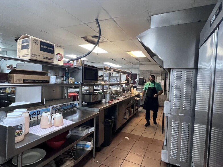 More Photos Of 115 S Main St, Crandall Restaurant For Sale