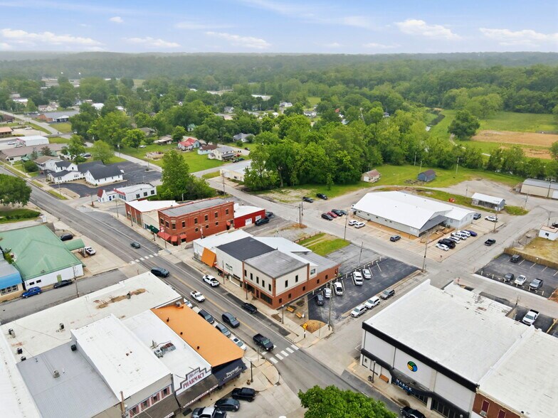 More Photos Of 805 Main St, Cassville General Retail For Sale