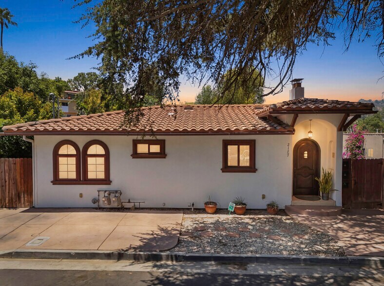Primary Photo Of 2127 Vine St, Los Angeles Apartments For Sale