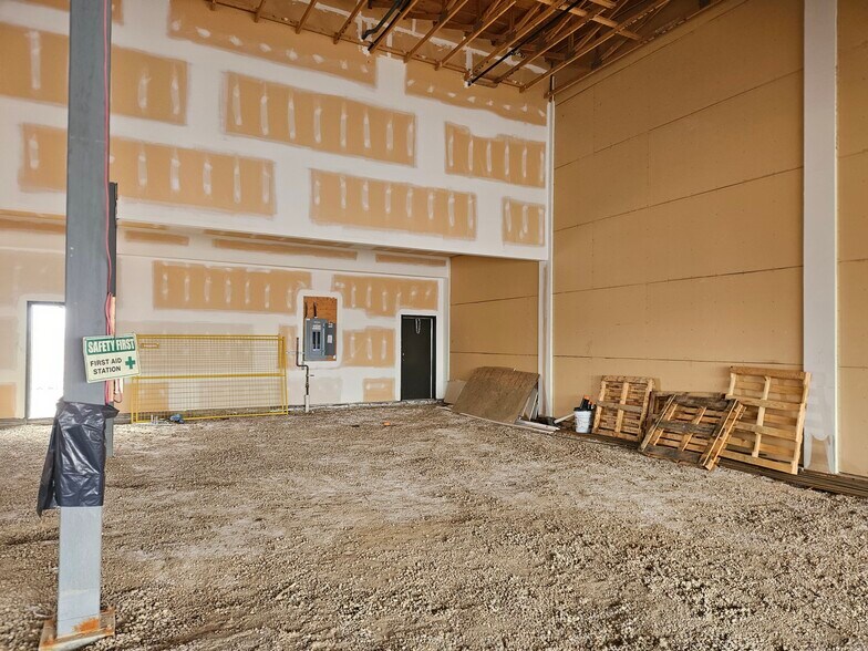 More Photos Of 5116 46 Ave, Tofield General Retail For Lease