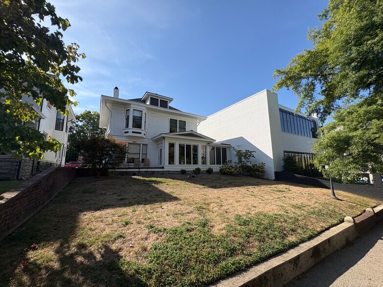 Primary Photo Of 1903 21st Ave S, Nashville Office For Lease