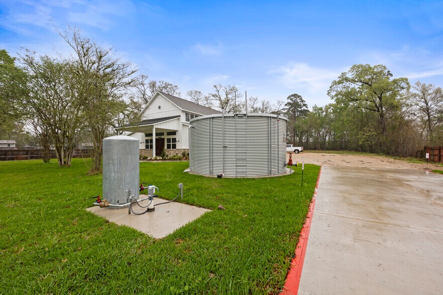 More Photos Of 19151 Oak Canyon Dr, Conroe Coworking Space
