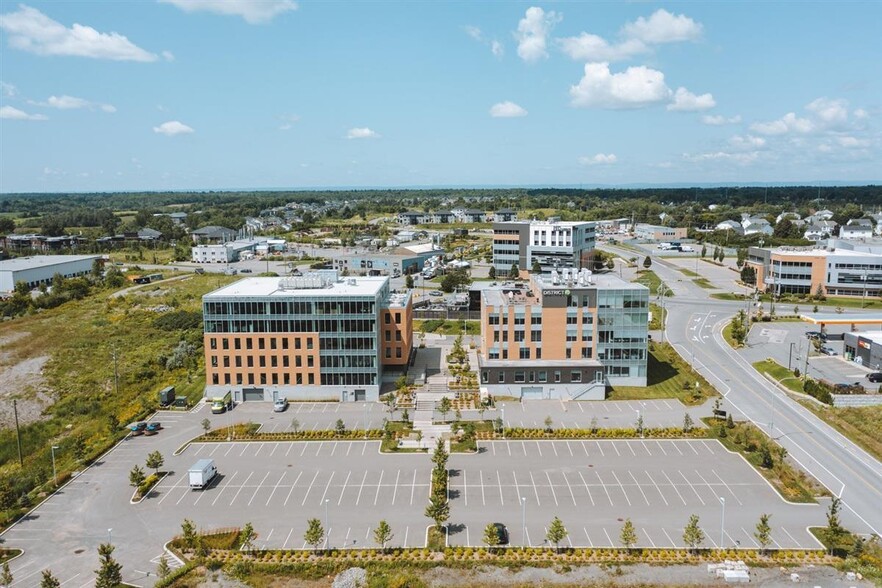 More Photos Of 6485 Rue Doris-Lussier, Boisbriand Office For Lease