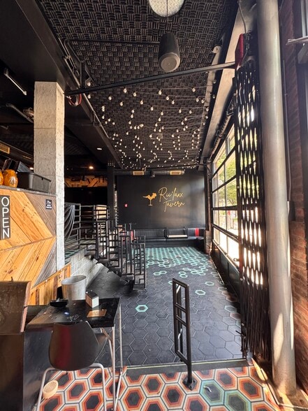 More Photos Of 4-6 Sheridan Ave, Albany Storefront Retail Office For Lease