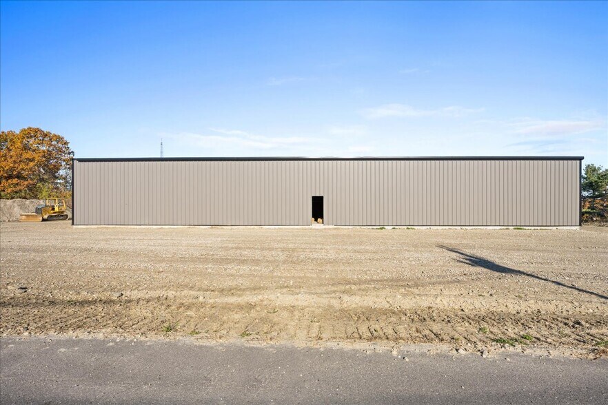 More Photos Of 15 Technology Dr, Auburn Warehouse For Lease