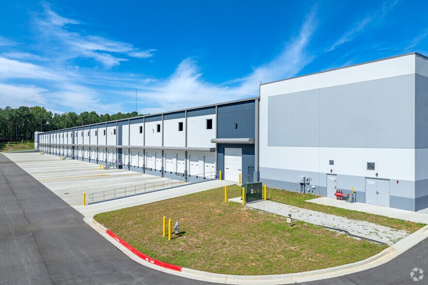 More Photos Of 190 SE North Salem Rd, Conyers Distribution For Lease