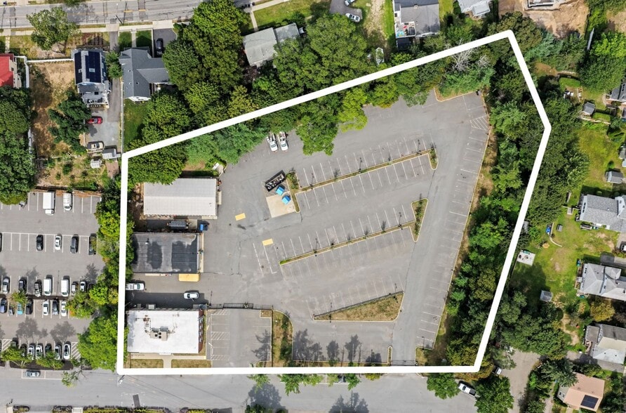 Primary Photo Of 70 Rowe St, Newton Unknown For Lease