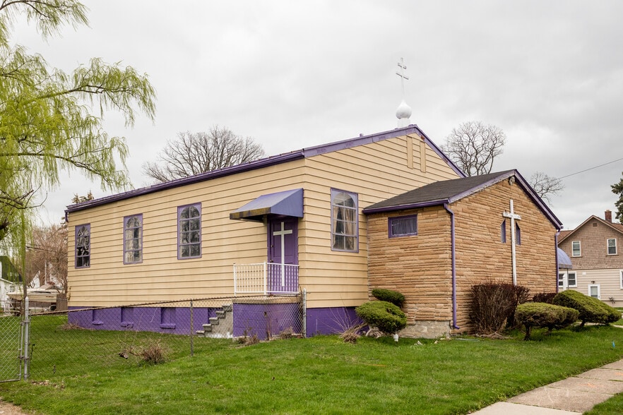 More Photos Of 14873 Collinson St, Eastpointe Religious Facility For Sale