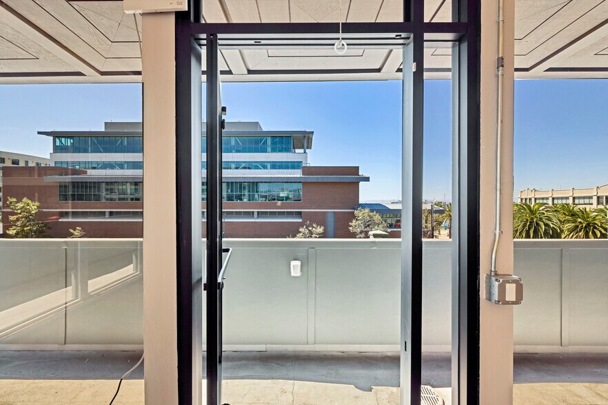 More Photos Of 100 Webster St, Oakland Office For Lease