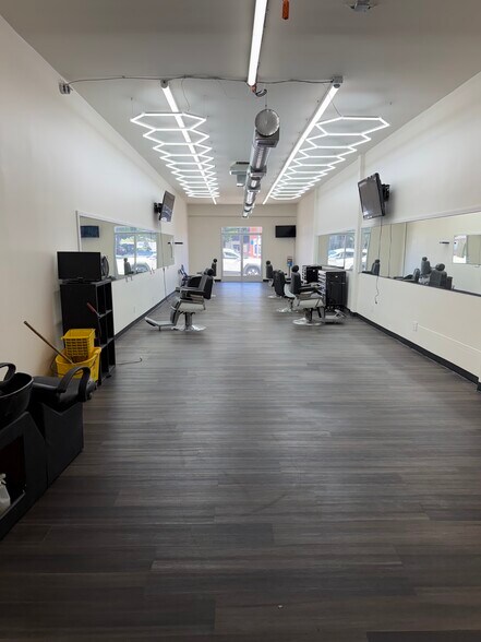 Primary Photo Of 21816-21820 Devonshire St, Chatsworth Storefront For Lease