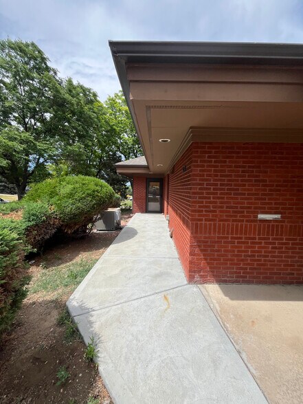 More Photos Of 1074 S Alkire St, Lakewood Office Residential For Lease