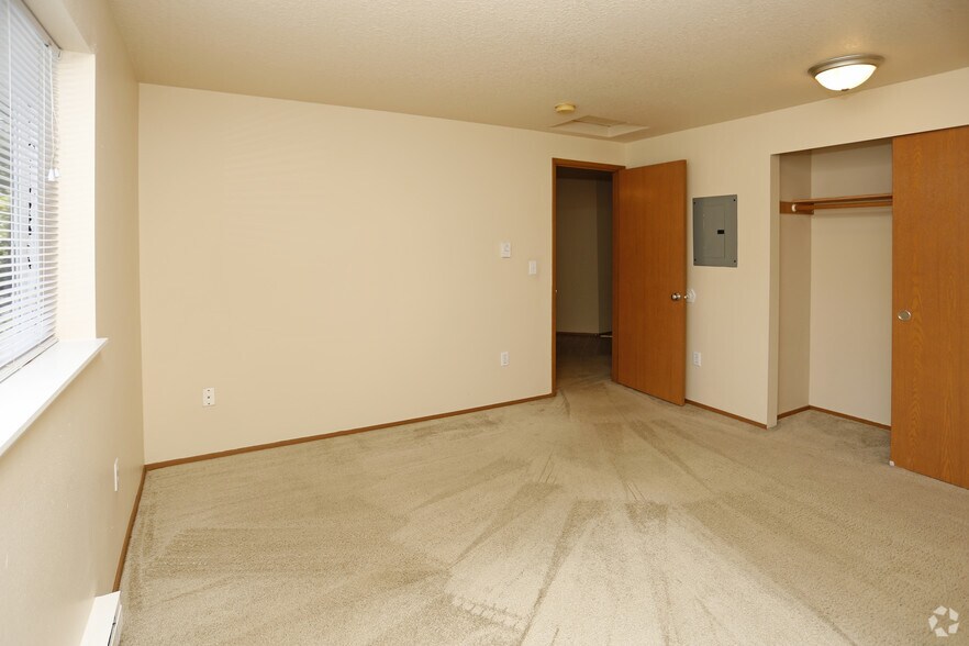 More Photos Of 2231 NE Bridgecreek Ave, Vancouver Apartments For Sale
