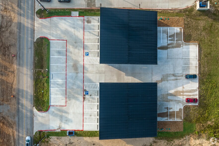 More Photos Of 32611 Tamina Rd, Magnolia Showroom For Lease