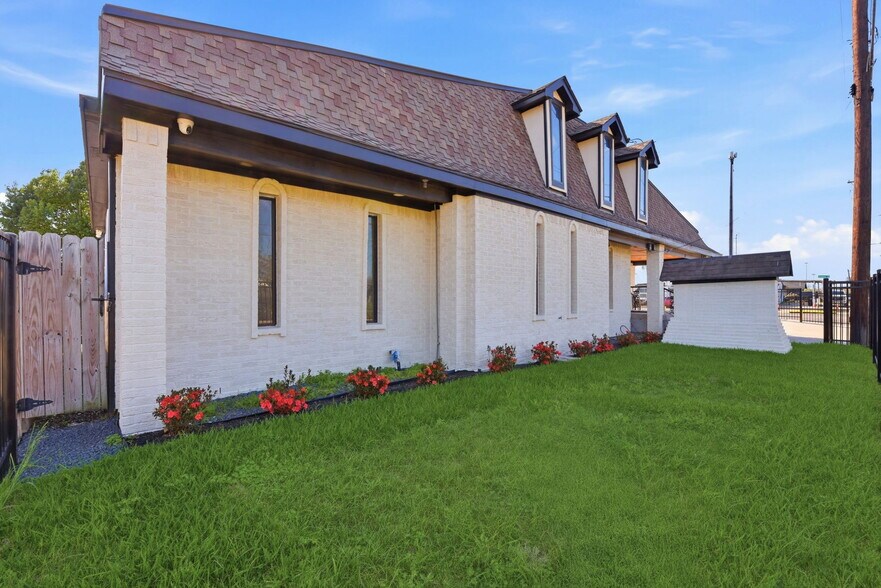 More Photos Of 3911 Fulton St, Houston Religious Facility For Lease