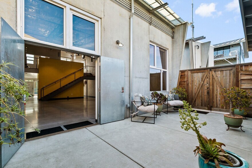 More Photos Of 108 High Rd, Santa Cruz Flex For Sale