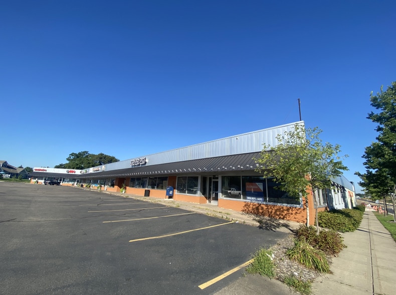 More Photos Of 500 W Main St, Anoka Unknown For Lease