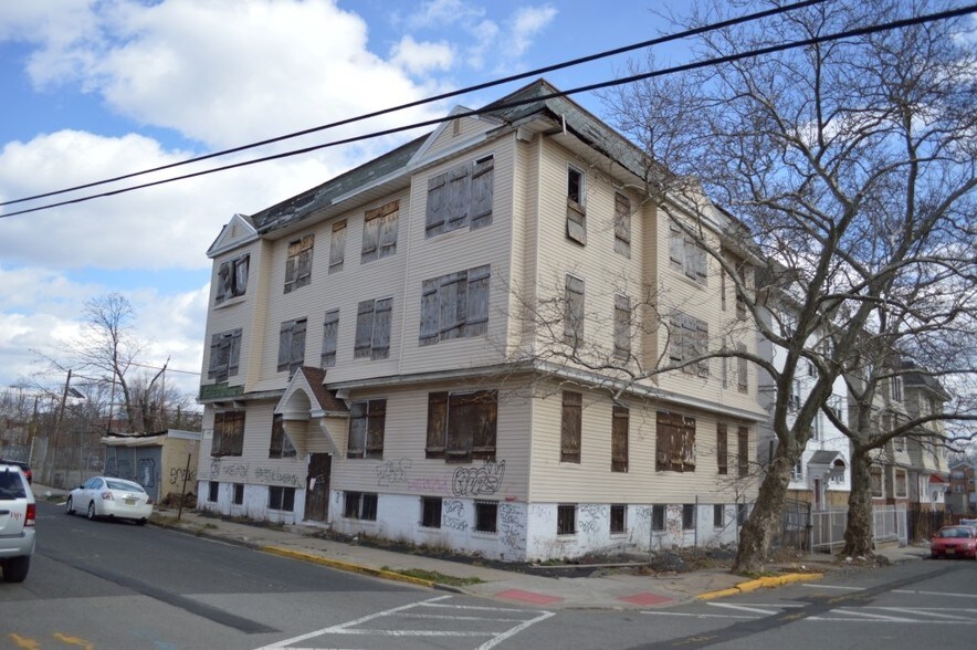 More Photos Of 945-949 Clinton Ave, Irvington Storefront Retail Residential For Lease