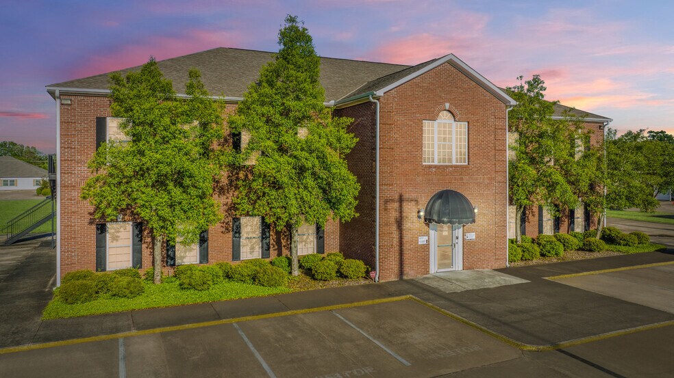 Primary Photo Of 451 Saint Lukes Dr, Montgomery Office For Lease
