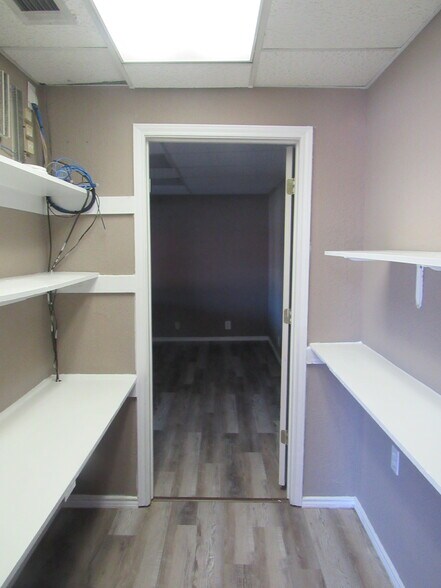 More Photos Of 1802 N Center St, Bonham Office For Sale