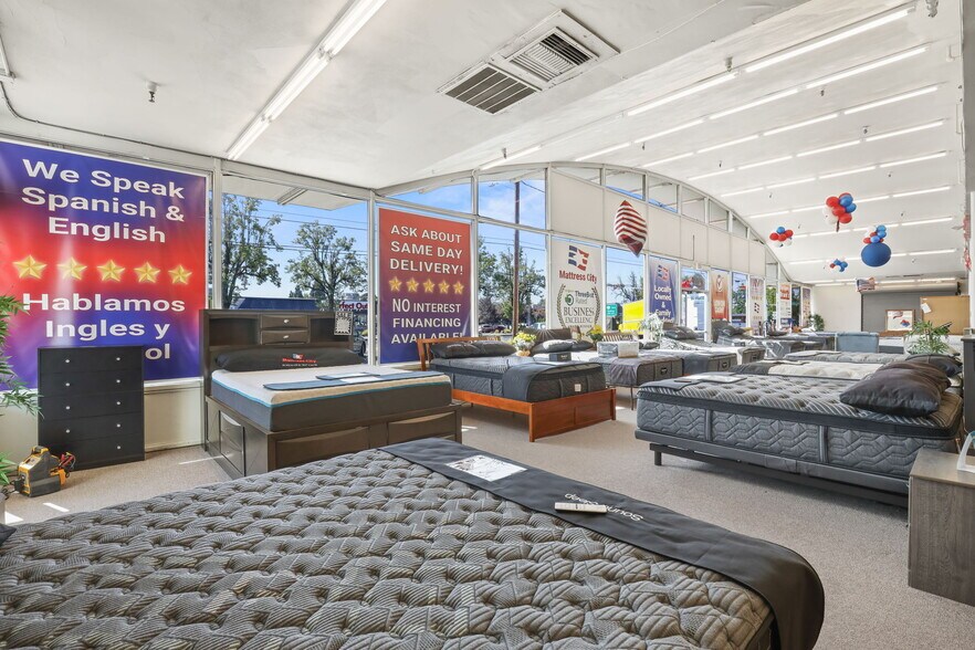 More Photos Of 175 SE Baseline St, Hillsboro Showroom For Sale