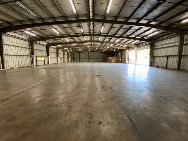Primary Photo Of 98-780 Oihana Pl, Aiea Warehouse For Lease