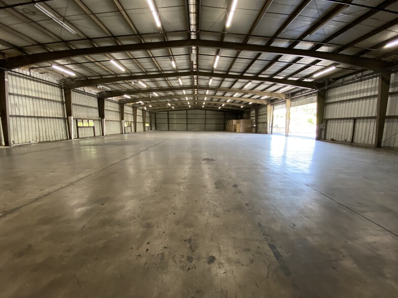 Primary Photo Of 98-781 Oihana Pl, Aiea Warehouse For Lease