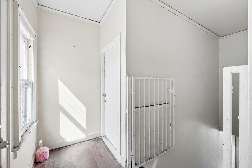 More Photos Of 522 W VERNON Ave, Los Angeles Daycare Center For Sale
