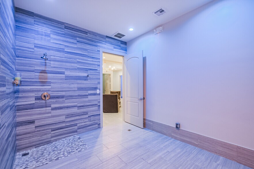 More Photos Of 21733 Provincial Blvd, Katy Loft Creative Space For Sale