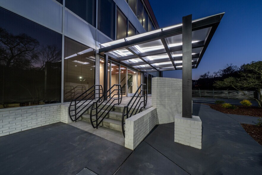 More Photos Of 4901 Glenwood Ave, Raleigh Office For Lease