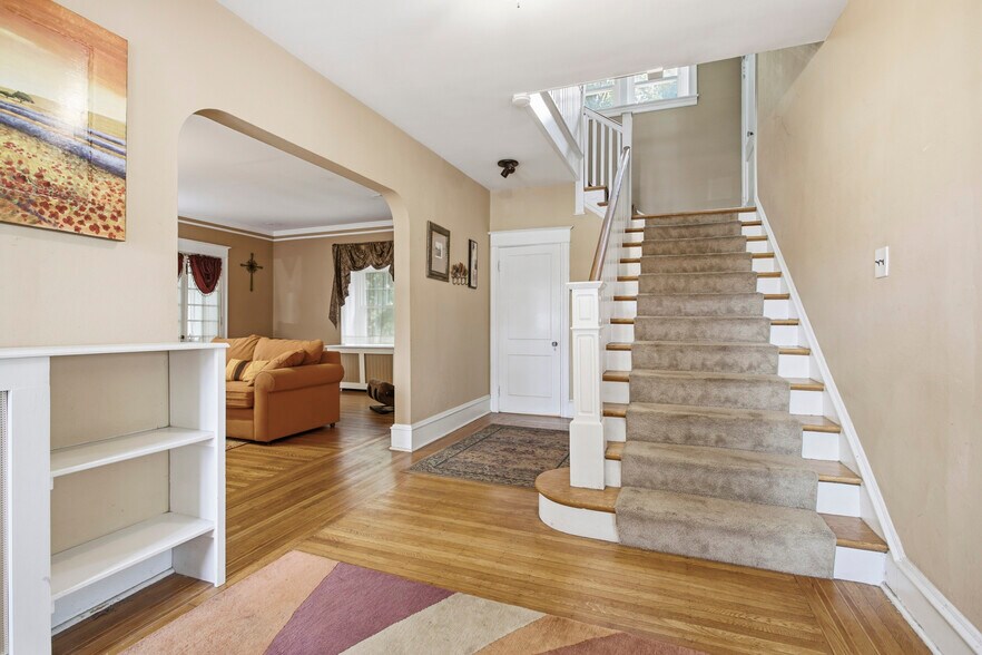 More Photos Of 678 Ferne Blvd, Drexel Hill Office For Sale