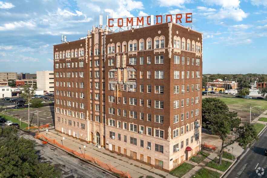 Primary Photo Of 222 E Elm St, Wichita Apartments For Sale