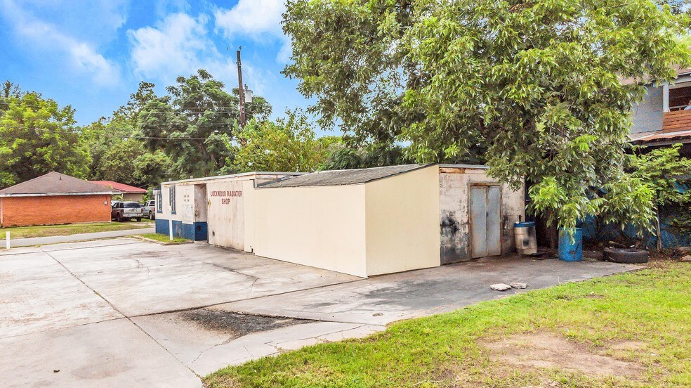 More Photos Of 2301 Lockwood Dr, Houston Auto Repair For Sale