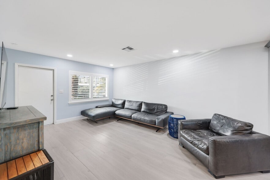 More Photos Of 830 SE 22nd Ave, Pompano Beach Apartments For Sale