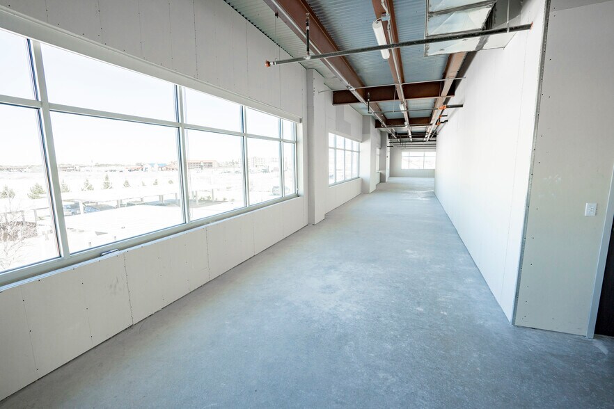 More Photos Of 404 Veterans Airpark Ln, Midland Office For Sale