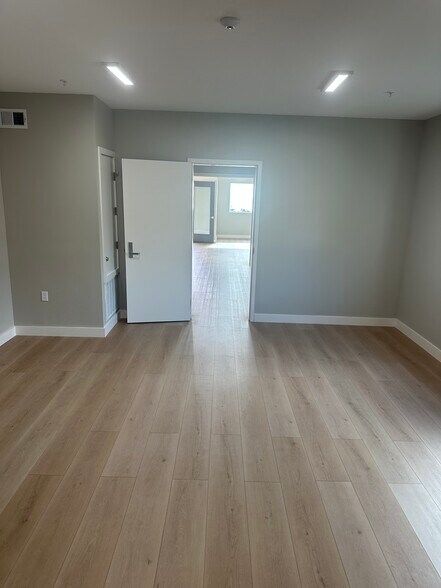 More Photos Of 516 Ave Alhambra, El Granada Office Residential For Lease