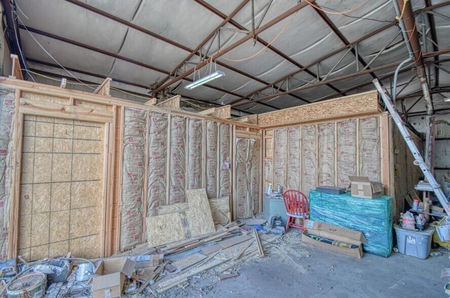 More Photos Of 529 Eel River St, Purcell Flex For Sale