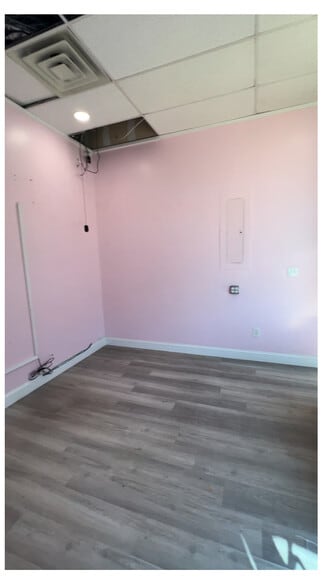More Photos Of 21787 Hempstead Ave, Queens Village Storefront For Lease
