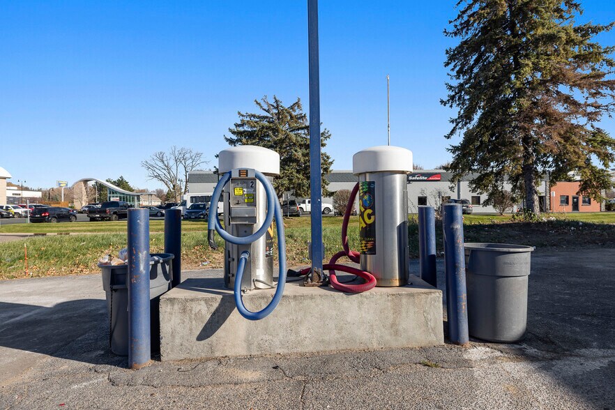 More Photos Of 7600 146th St W, Apple Valley Carwash For Sale