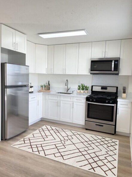 More Photos Of 2848 Date St, Honolulu Apartments For Sale