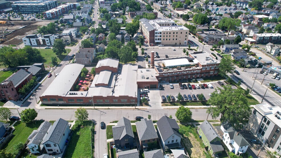 More Photos Of 1086 N 4th St, Columbus Office For Lease