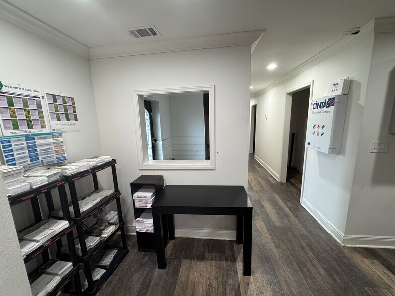 More Photos Of 12483 Dedeaux Rd, Gulfport Office For Sale