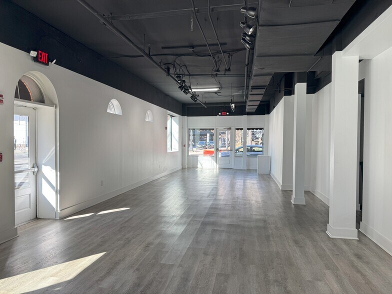 More Photos Of 223 S Brevard St, Charlotte Storefront Retail Office For Lease