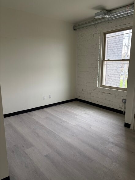 More Photos Of 30 E Philadelphia St, Detroit Apartments For Sale