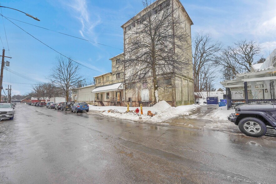 More Photos Of 47 Elm St, East Aurora Service For Sale