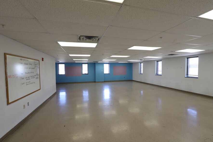 More Photos Of 184 Salem Ave, Dayton Office Residential For Lease