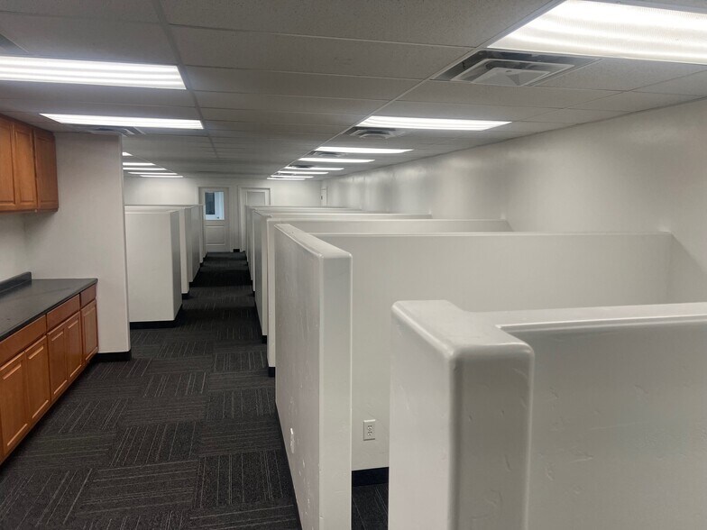 More Photos Of 1693 W American Way, Payson Warehouse For Lease