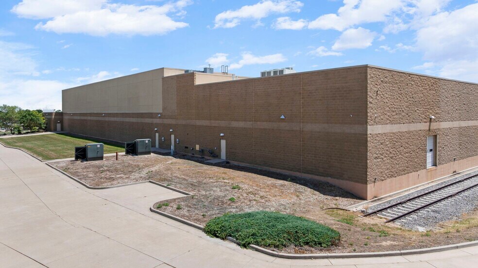 More Photos Of 801 N 2nd St, Berthoud Distribution For Sale