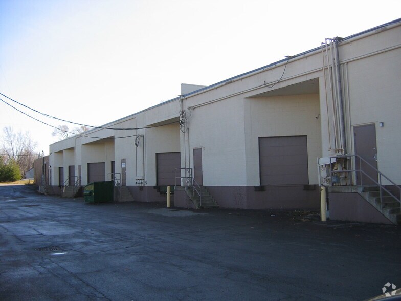 More Photos Of 1632 Commerce Dr, South Bend Research And Development For Lease