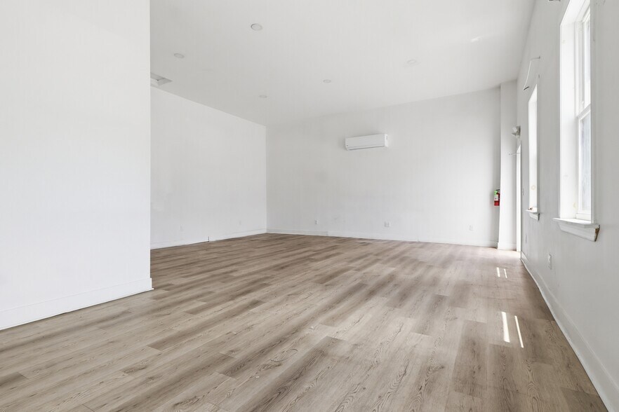 More Photos Of 805 E Prospect St, York General Retail For Sale